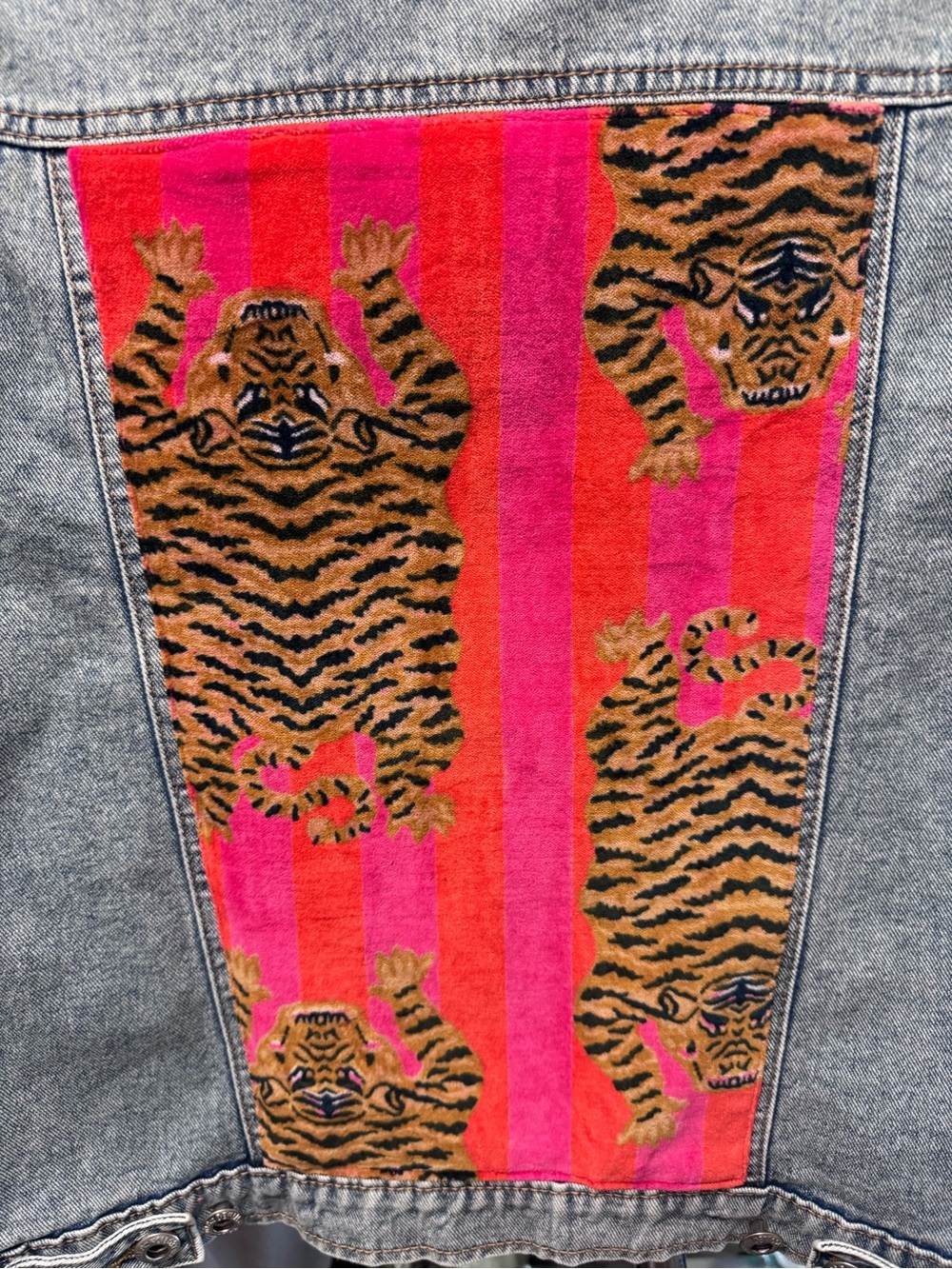 Tiger Patch Jean Jacket - Picture 4 of 6